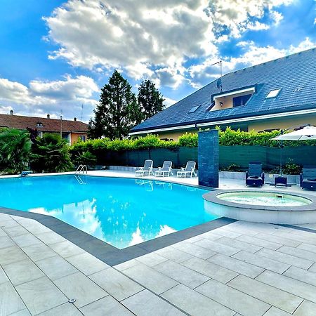 Appartamento In Villa Con Piscina Privata E Jacuzzi Ad Uso Esclusivo Rivarolo Canavese Buitenkant foto