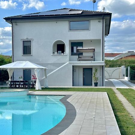 Appartamento In Villa Con Piscina Privata E Jacuzzi Ad Uso Esclusivo Rivarolo Canavese Buitenkant foto