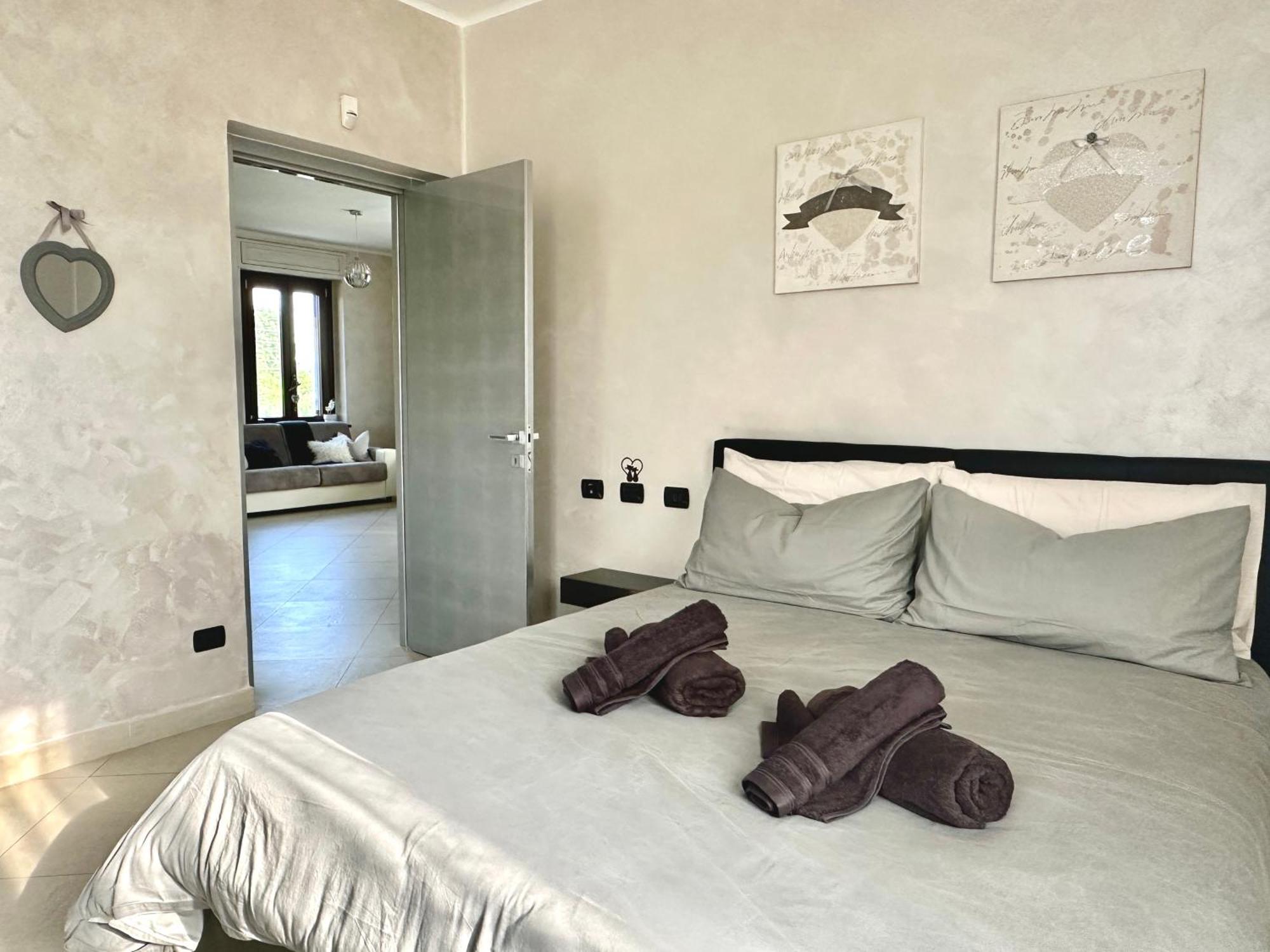 Appartamento In Villa Con Piscina Privata E Jacuzzi Ad Uso Esclusivo Rivarolo Canavese Buitenkant foto
