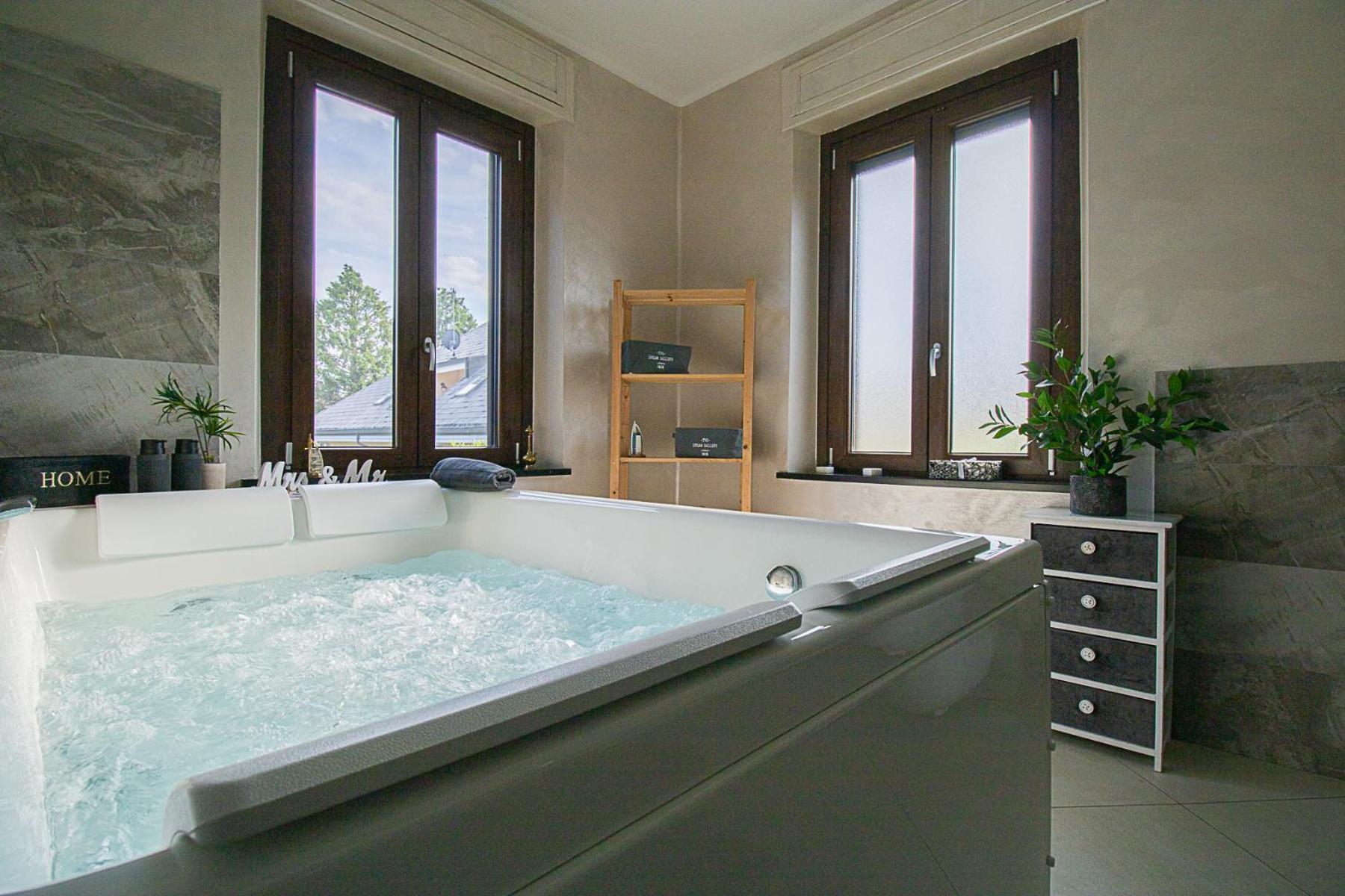 Appartamento In Villa Con Piscina Privata E Jacuzzi Ad Uso Esclusivo Rivarolo Canavese Buitenkant foto
